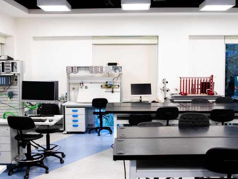 VCs, Accelerators & Incubators